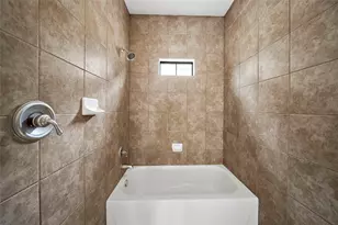 202 McGowen St, Houston, TX 77006 - Photo 22