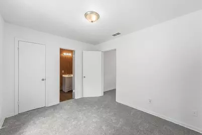 5326 Wenda Street, Houston, TX 77033 - Photo 14