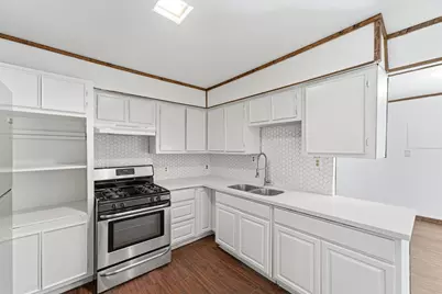 5326 Wenda Street, Houston, TX 77033 - Photo 16