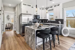 4624 Mayflower St, Houston, TX 77033 - Photo 14