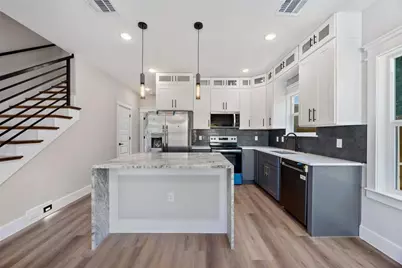 4624 Mayflower Street #A/B, Houston, TX 77033 - Photo 8