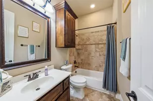 1324 Elkins Hollow Ln, League City, TX 77573 - Photo 6