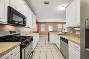 341 Capella Oaks Ln, Dickinson, TX 77539 - Photo 4