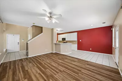 341 Capella Oaks Lane, Dickinson, TX 77539 - Photo 2