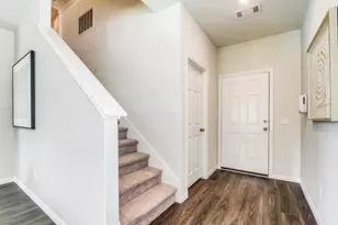 406 Kinglet Dr, Conroe, TX 77378 - Photo 2