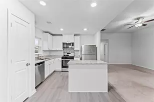 16158 Sugar Fls Dr, Conroe, TX 77303 - Photo 8