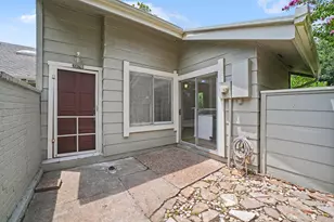 13010 Greenway Chase Ct, Houston, TX 77072 - Photo 4