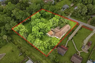 9318 Klondike St, Houston, TX 77075 - Photo 2