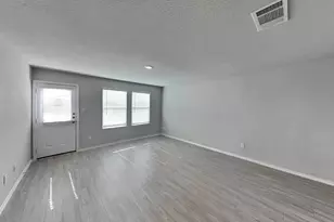 144 Hollywood Dr, New Braunfels, TX 78130 - Photo 2