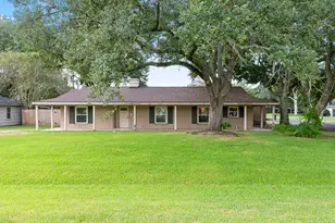 900 6th St, Bay City, TX 77414 - Photo 1