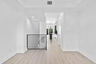 1406 Valentine, Houston, TX 77019 - Photo 10
