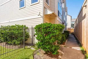 2924 Crawford St, Houston, TX 77004 - Photo 2