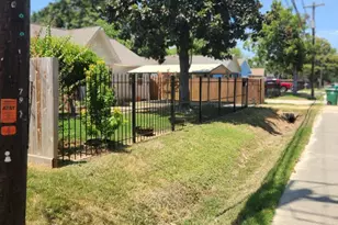 7901 Helmers St, Houston, TX 77022 - Photo 6