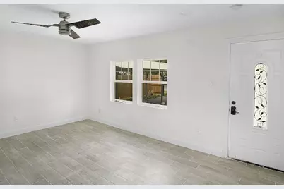 7901 Helmers Street, Houston, TX 77022 - Photo 12