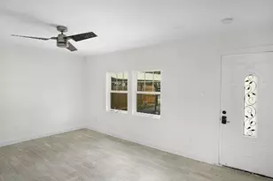 7901 Helmers St, Houston, TX 77022 - Photo 12