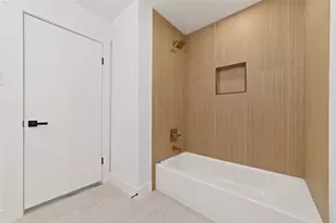 9374 Briar Forest Dr, Houston, TX 77063 - Photo 22