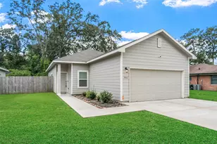 306 Helen St, Cleveland, TX 77328 - Photo 2
