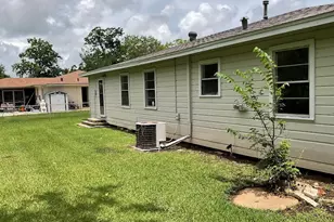1156 2nd St, Clute, TX 77531 - Photo 12