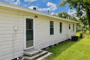 1156 2nd St, Clute, TX 77531 - Photo 14