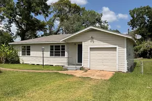 1156 2nd St, Clute, TX 77531 - Photo 1