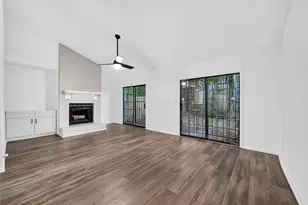 12957 Shannon Hills Dr, Houston, TX 77099 - Photo 14