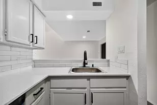 12957 Shannon Hills Dr, Houston, TX 77099 - Photo 22