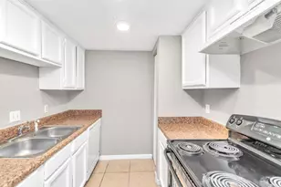 9557 Pagewood Ln, Houston, TX 77063 - Photo 20