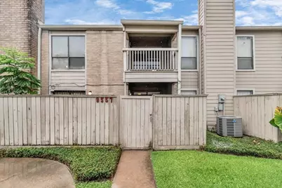 9557 Pagewood Lane #9557, Houston, TX 77063 - Photo 2