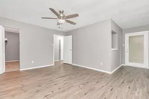 9557 Pagewood Ln, Houston, TX 77063 - Photo 34