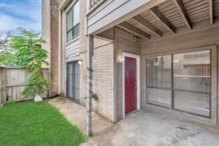9557 Pagewood Ln, Houston, TX 77063 - Photo 4