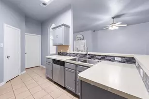 9026 Clearwood Landing Blvd, Houston, TX 77075 - Photo 8