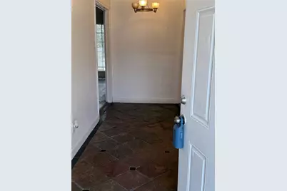10719 Valley Hills Drive, Houston, TX 77071 - Photo 4