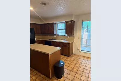10719 Valley Hills Drive, Houston, TX 77071 - Photo 10
