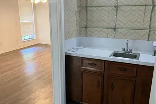 10719 Valley Hills Dr, Houston, TX 77071 - Photo 6