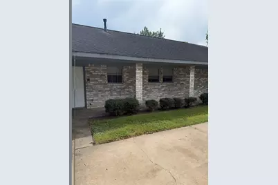 10719 Valley Hills Drive, Houston, TX 77071 - Photo 2