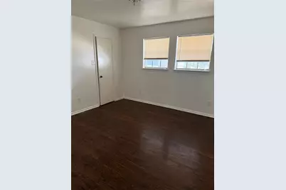 10719 Valley Hills Drive, Houston, TX 77071 - Photo 8