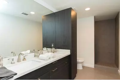 1410 Hyde Park Boulevard #105, Houston, TX 77006 - Photo 6