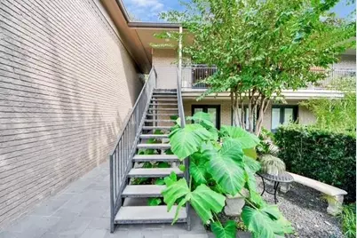 1410 Hyde Park Boulevard #105, Houston, TX 77006 - Photo 24