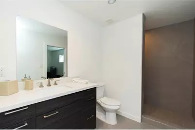 1410 Hyde Park Boulevard #105, Houston, TX 77006 - Photo 8