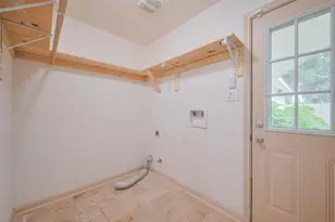 982 W Donovan St, Houston, TX 77091 - Photo 16