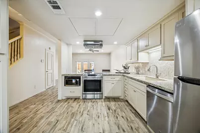 14703 Barryknoll Lane #25, Houston, TX 77079 - Photo 4