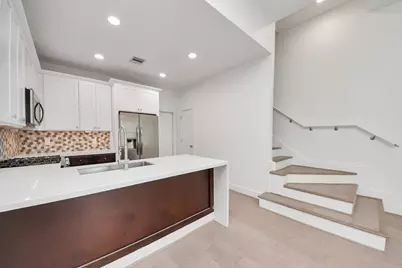 4447 Whitney Oak Lane, Houston, TX 77018 - Photo 6