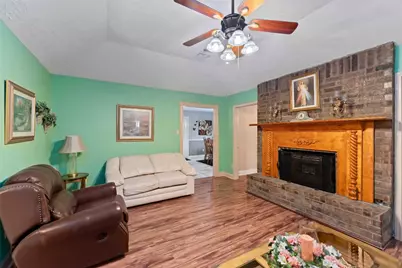 111 Commerce Lane, Highlands, TX 77562 - Photo 6