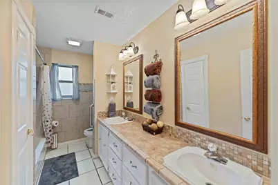 111 Commerce Lane, Highlands, TX 77562 - Photo 24
