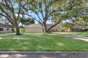 14319 Ella Lee Ln, Houston, TX 77077 - Photo 2