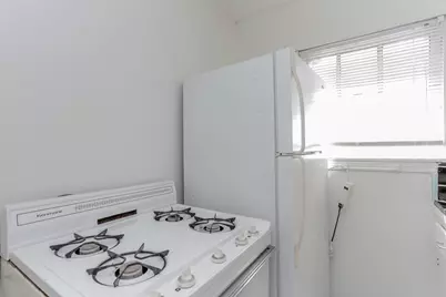 1828 W Main Street #4, Houston, TX 77098 - Photo 6
