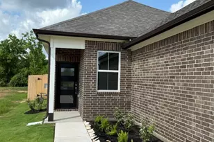 4710 Magnolia Montoya Dr, Pinehurst, TX 77362 - Photo 2