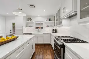1749 Banks St, Houston, TX 77098 - Photo 6