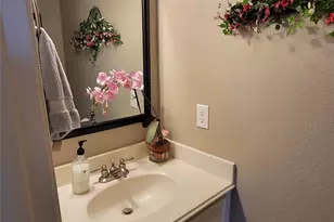 549 Stephen F Austin Dr, Conroe, TX 77302 - Photo 10