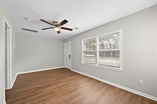 234 W 27th St, Houston, TX 77008 - Photo 2